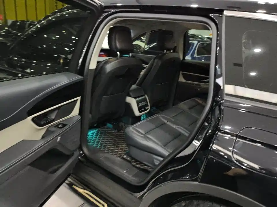 LINCOLN NAVIGATOR