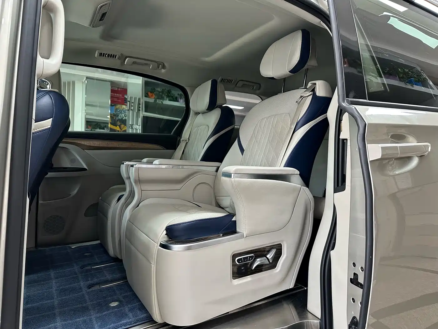 Buick GL8 2017 ES 28T Comfort Type China V фото 9