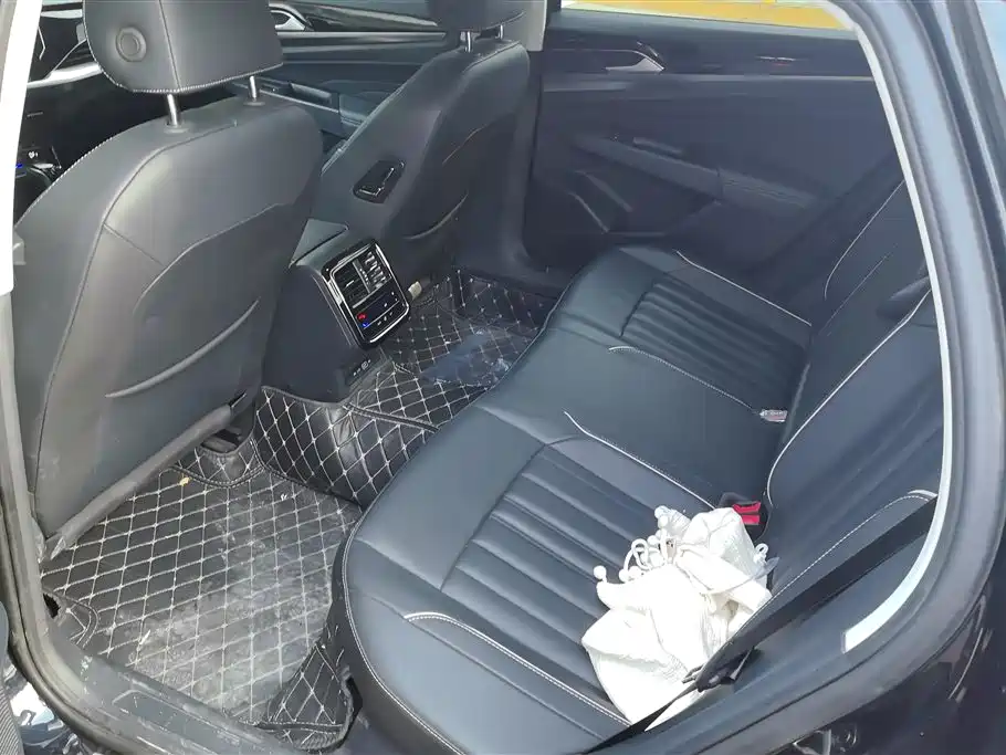 Volkswagen Passat 2023 330TSI Elite Edition фото 11