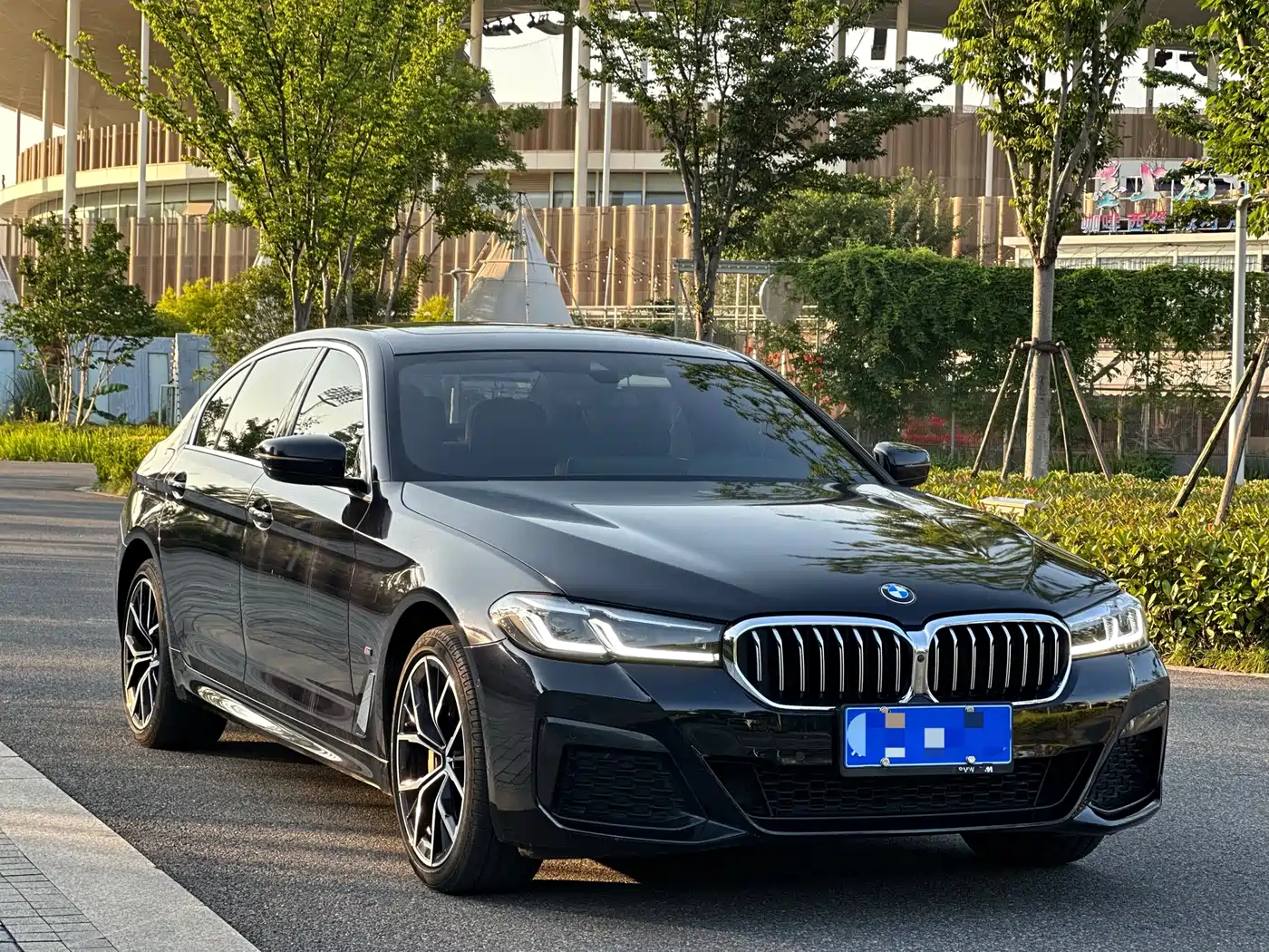 BMW 5 Series 2022 530Li Exclusive M Sport Package фото 3
