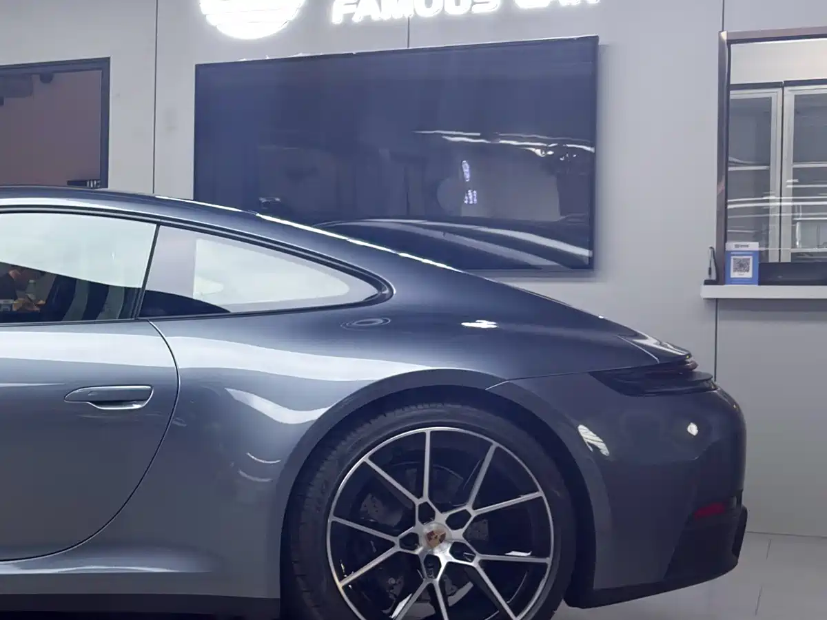 Porsche 911 2026 Carrera 3.0T фото 4