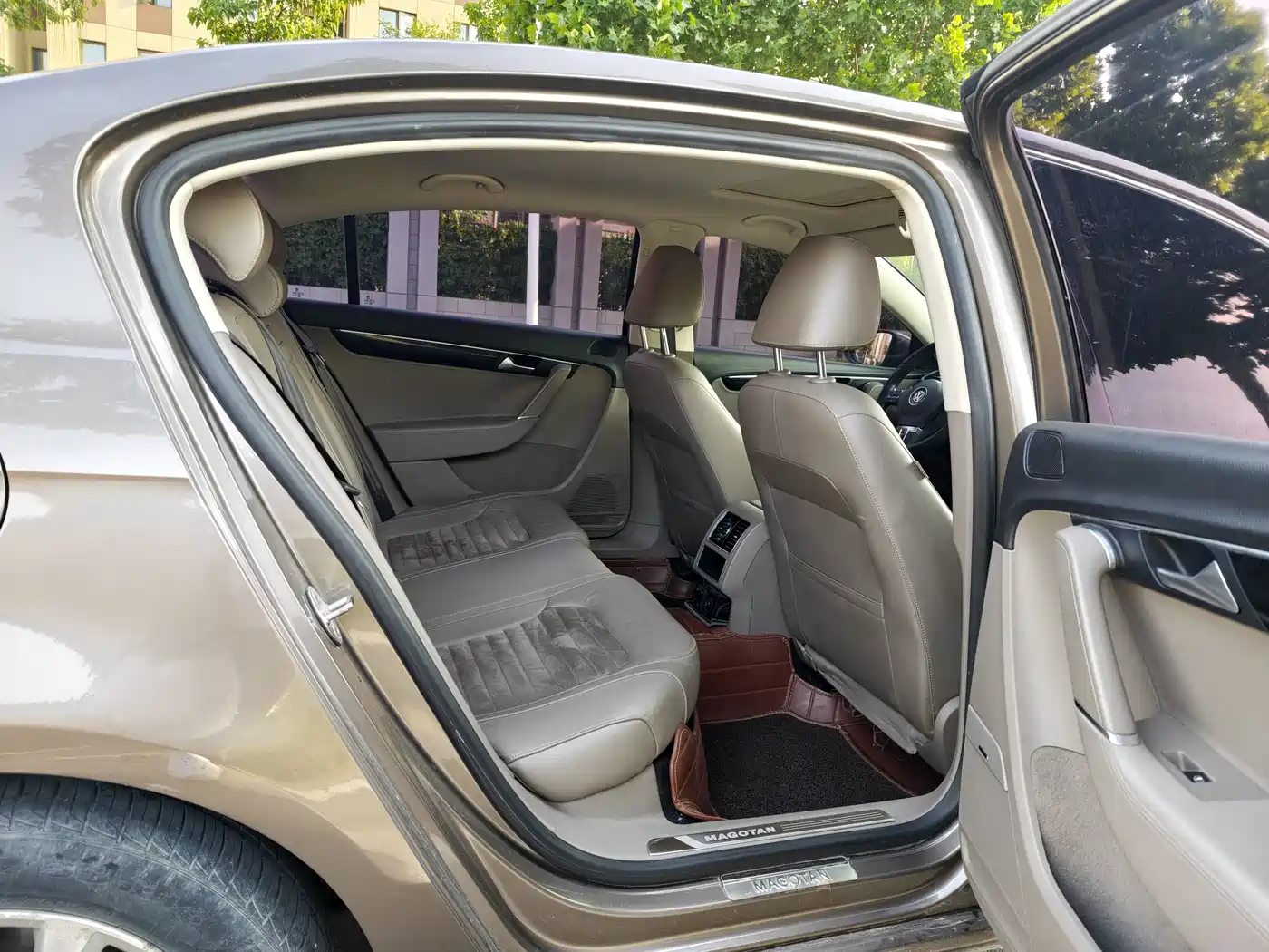 Volkswagen Magotan 2015 Facelift 1.8TSI Luxury фото 11