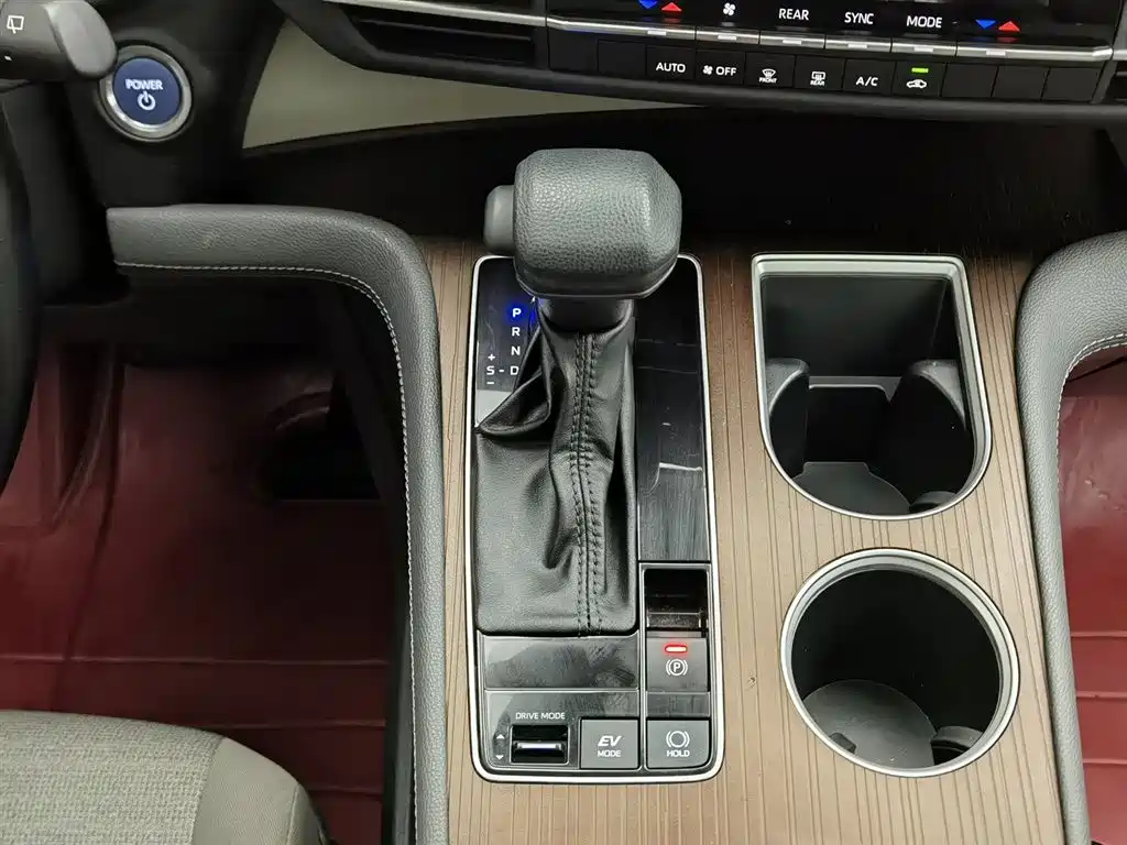 Toyota Sienna 2023 2.5L Hybrid Comfort Edition фото 13
