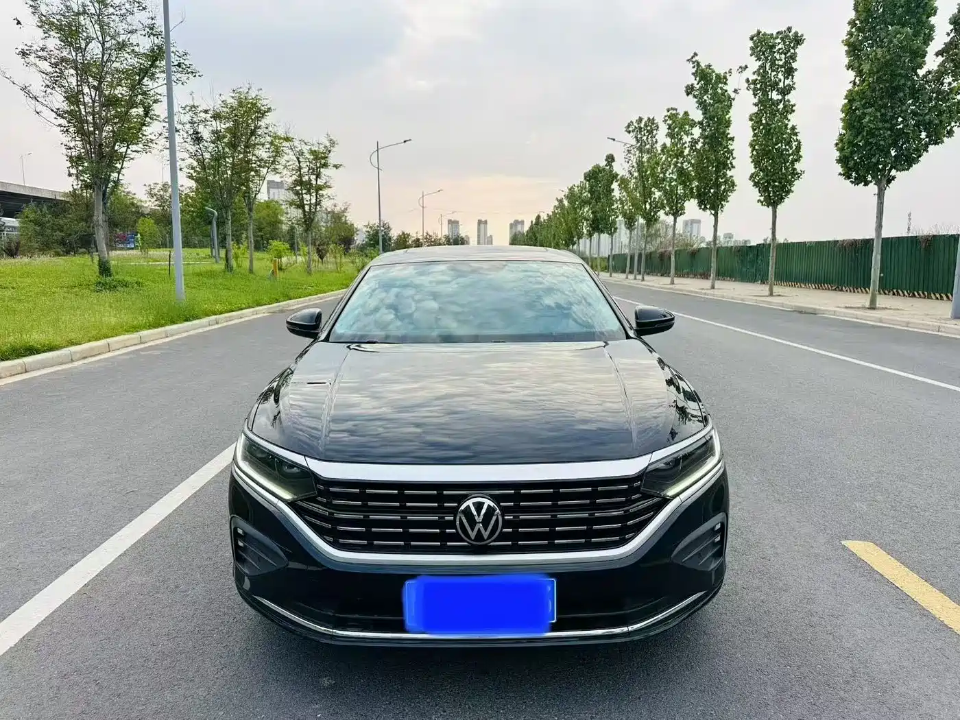 Volkswagen Passat 2024 380TSI Dragon Soaring Edition фото 2