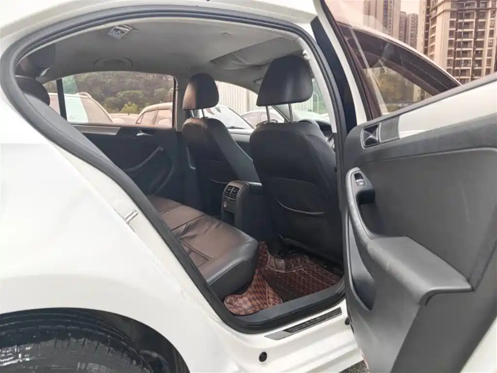 Volkswagen Sagitar 2014 1.4TSI Automatic Luxury фото 7