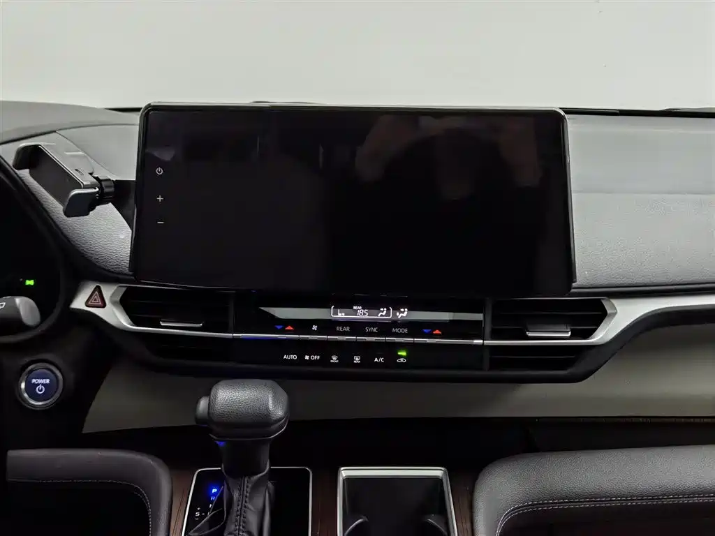 Toyota Sienna 2023 2.5L Hybrid Comfort Edition фото 12