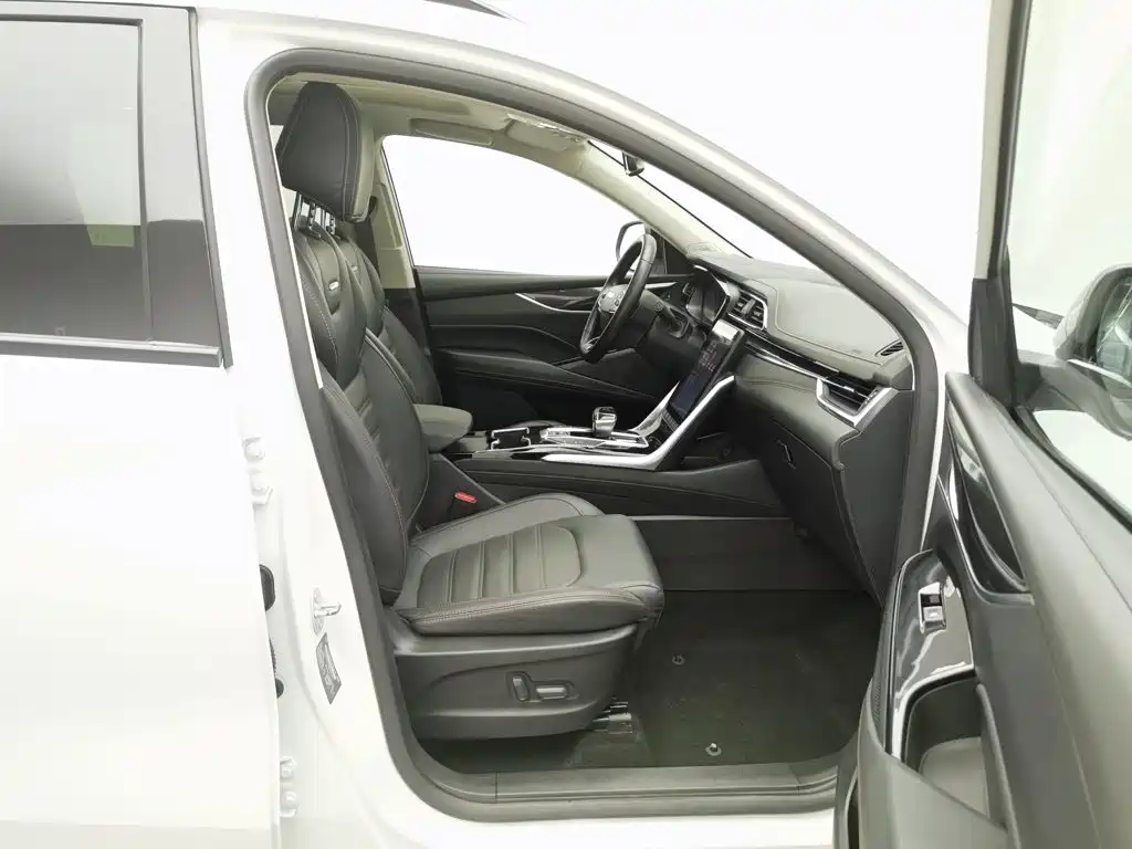 Maxus Maxus D60 2022 2022 1.5T Automatic Premium Edition 5-seater
