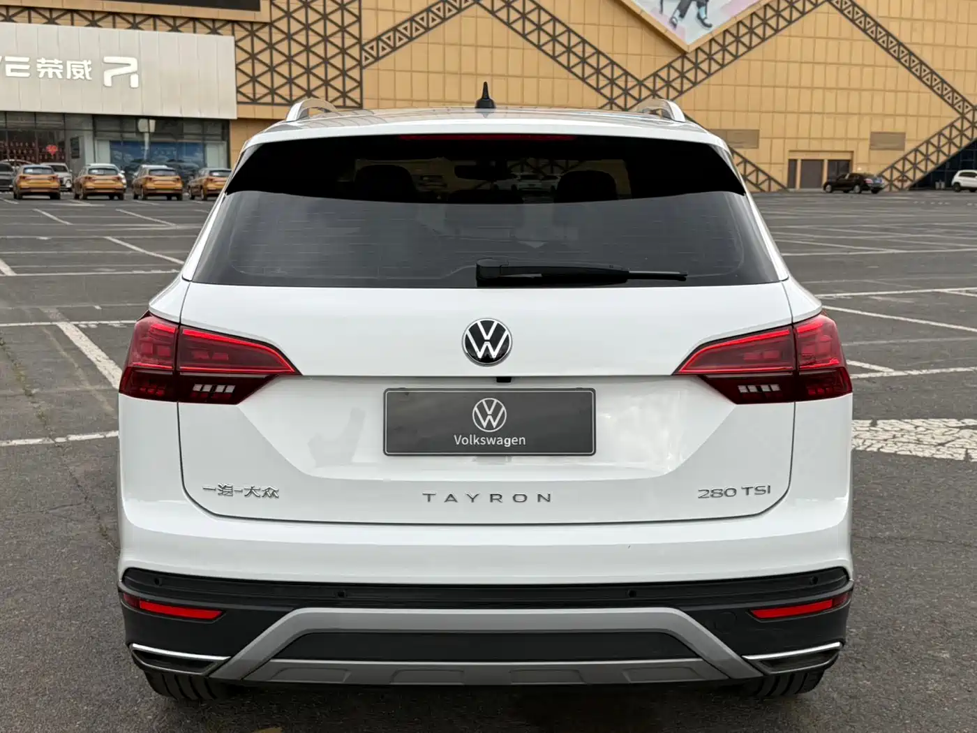 Volkswagen Tayron 2022 280TSI 2WD Luxury Smart Connect Edition фото 5