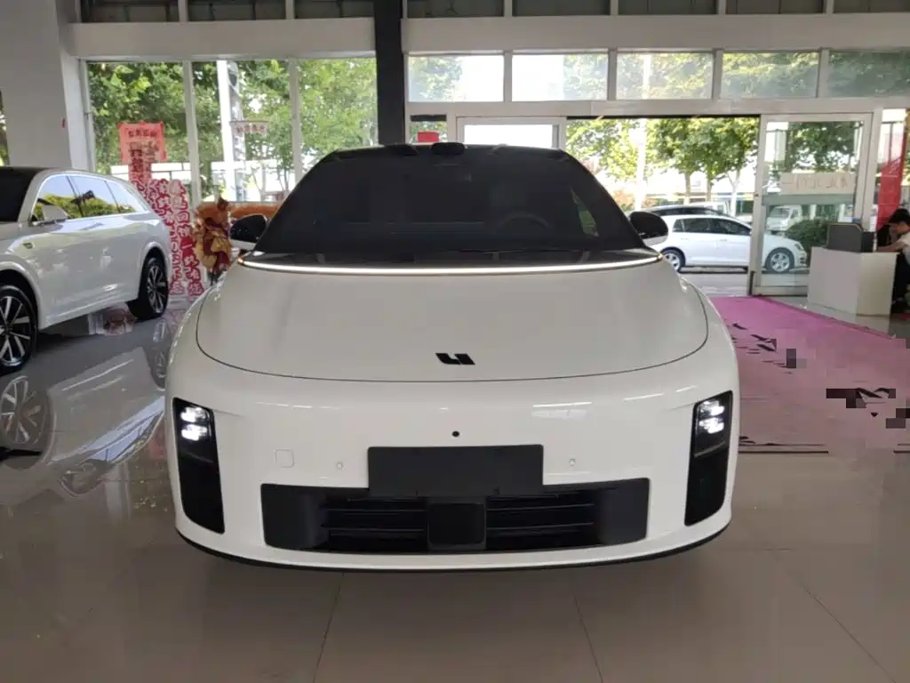 Li Auto i6 2026 2025 2WD Base Model