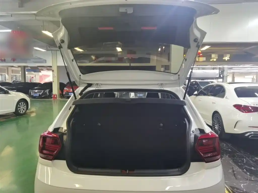 Volkswagen Polo 2019 Plus 1.5L Automatic Panorama Enjoyment Edition фото 19