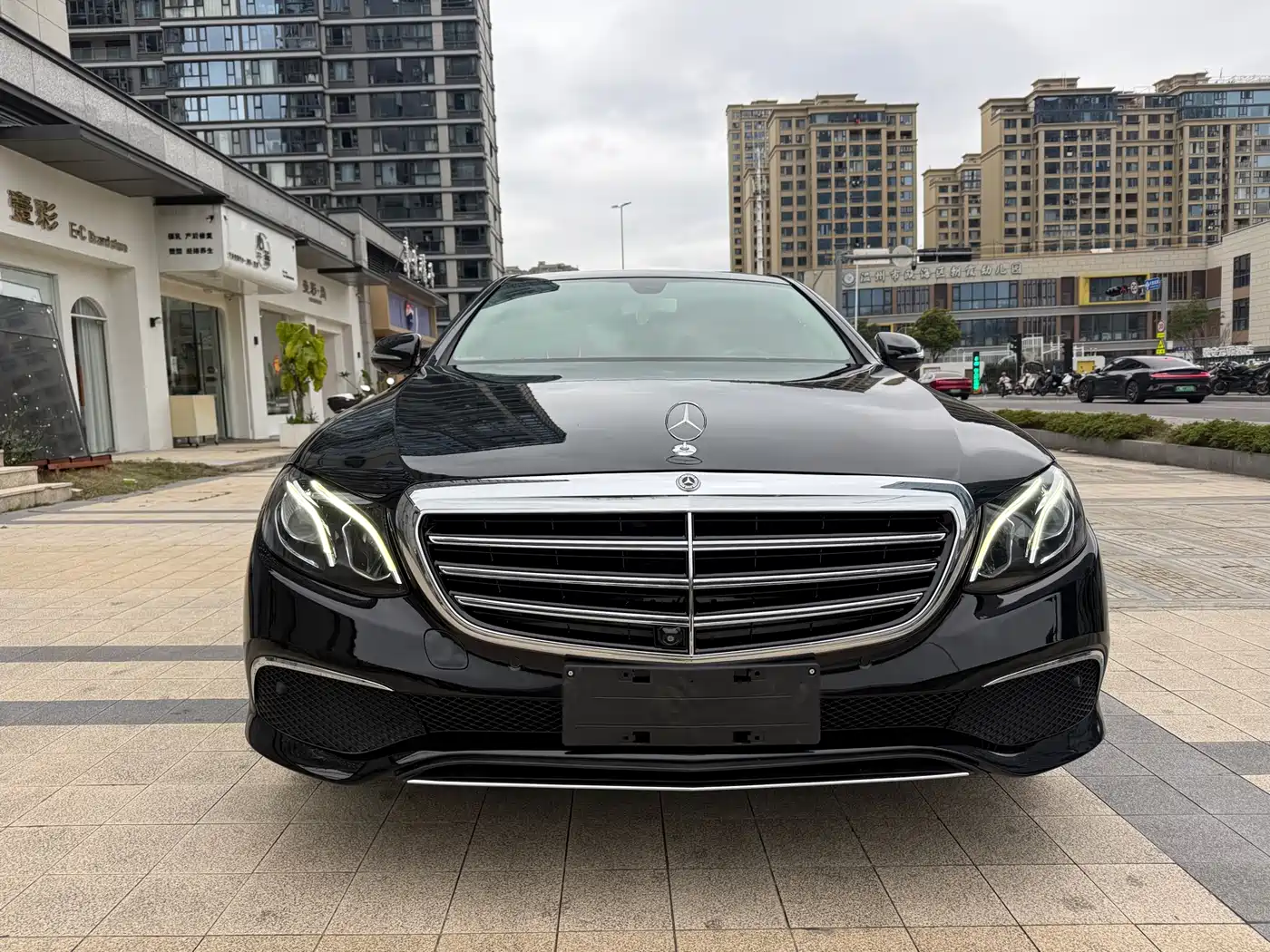 Mercedes-Benz E-Class 2019 E 300 L Fashion фото 2