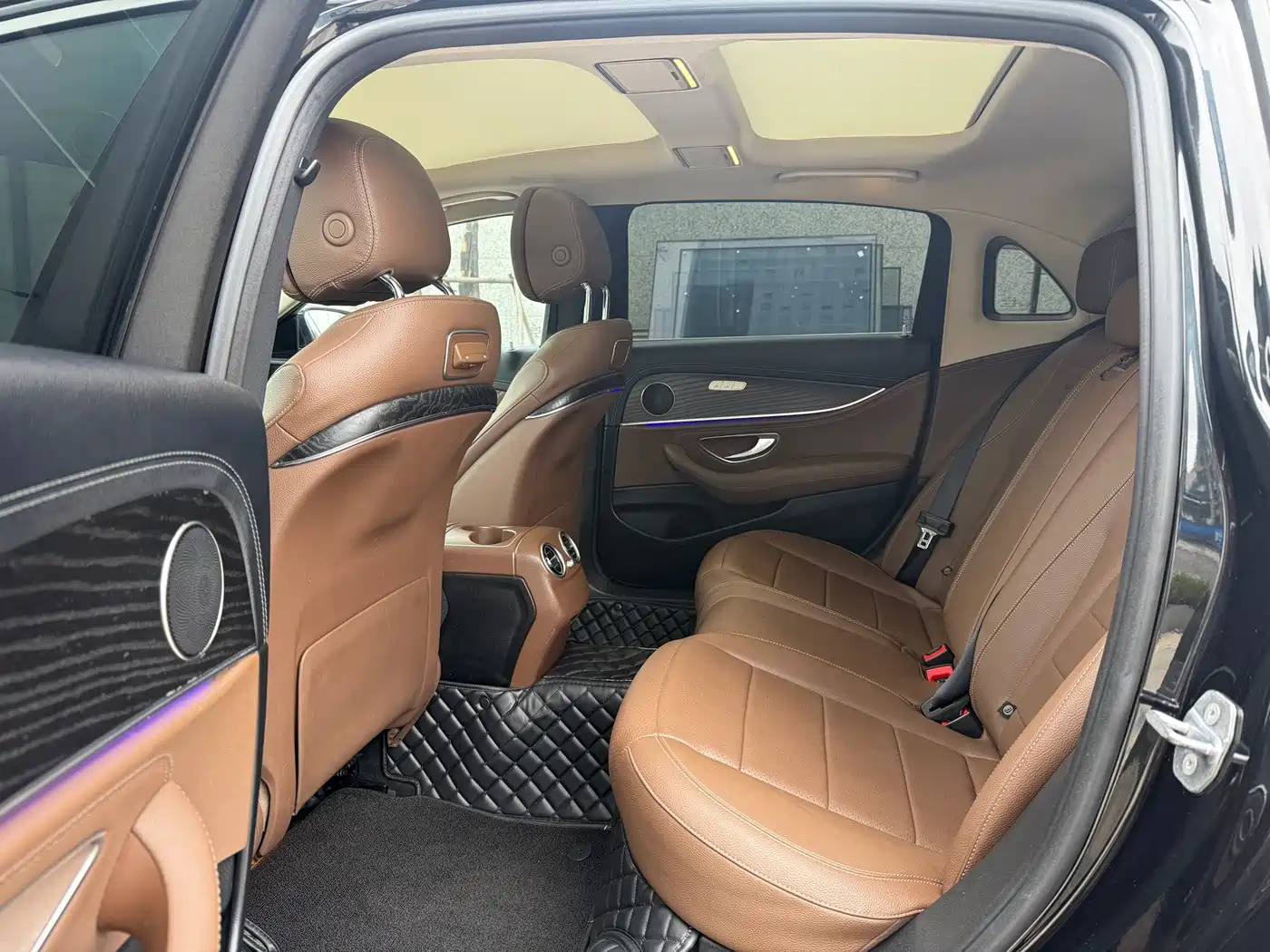 Mercedes-Benz E-Class 2019 E 300 L Fashion фото 6