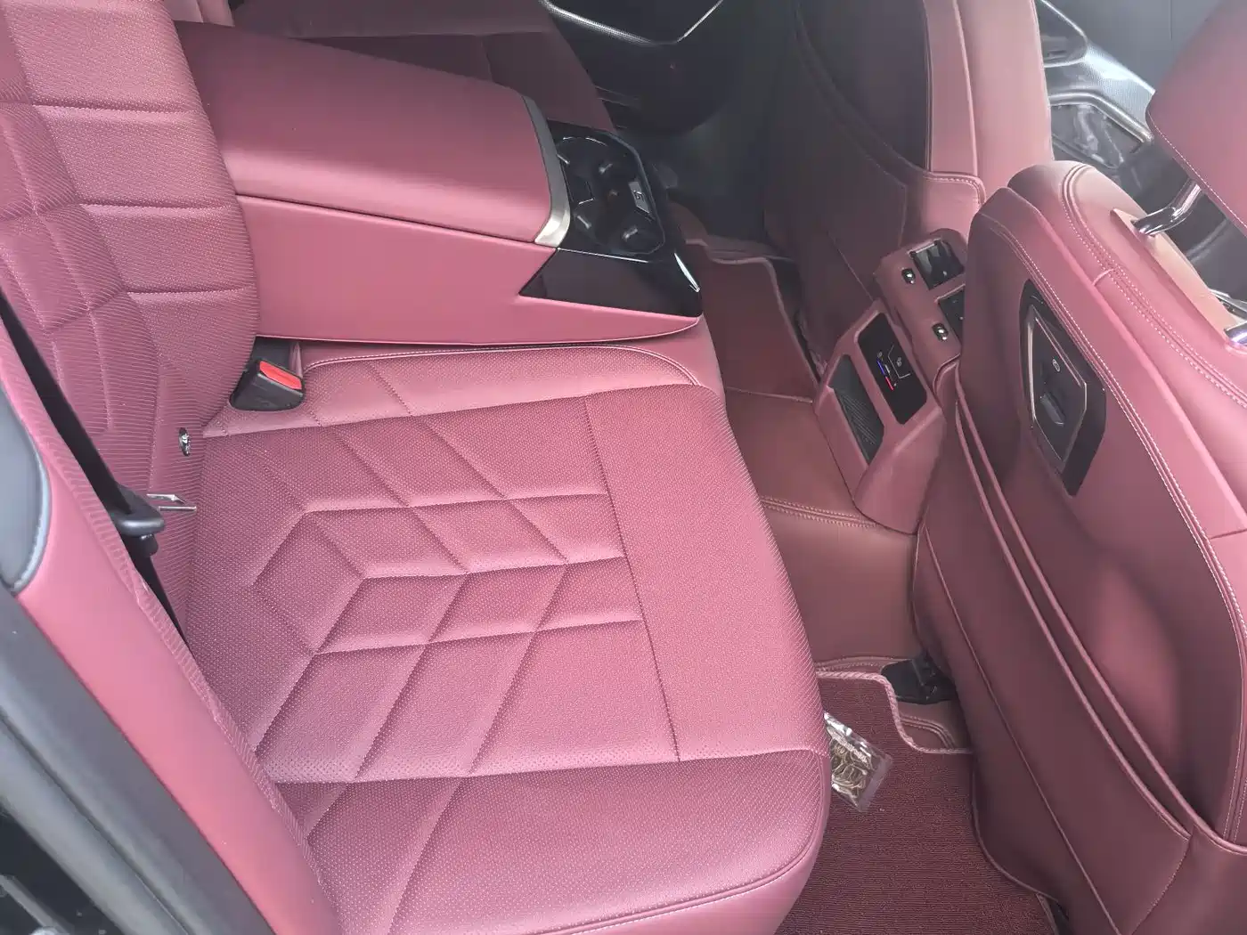 BMW 5 Series 2024 530Li Leading M Sport Package фото 9