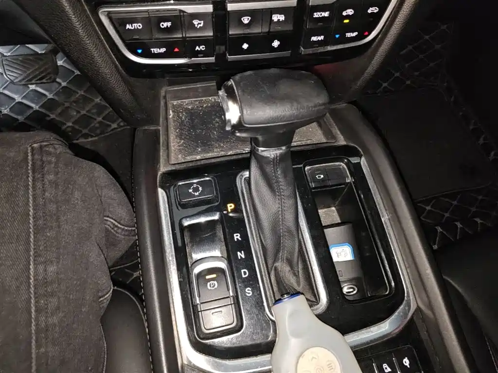 GAC Trumpchi Trumpchi GS8 2017 320T 2WD Luxury Smart Connect (7-seater) фото 14
