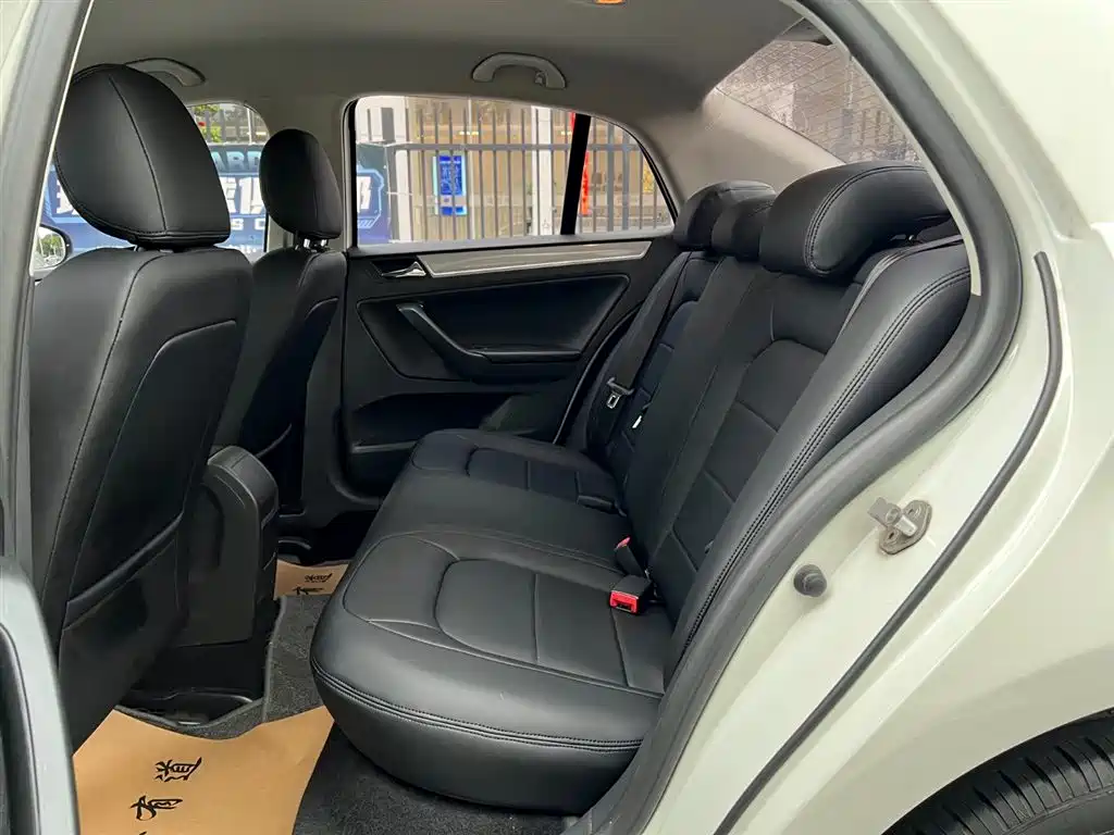 Volkswagen Bora 2015 Quality Edition 1.6L Automatic Fashion фото 4