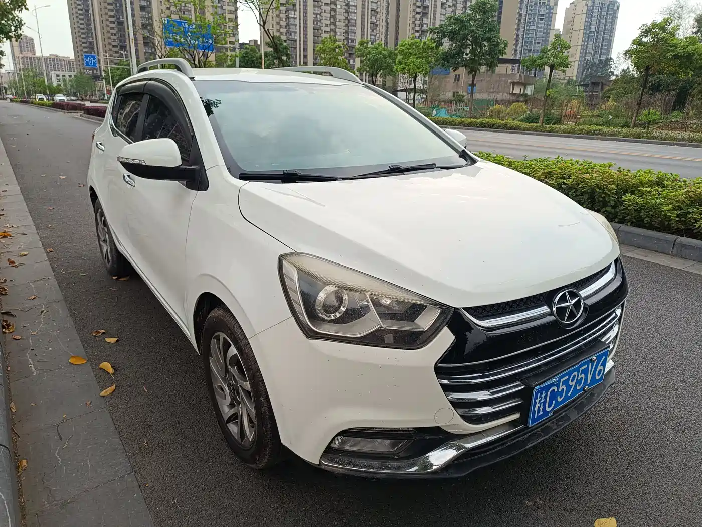 JAC Motors Refine S2 2015 2015 1.5L CVT Luxury Smart