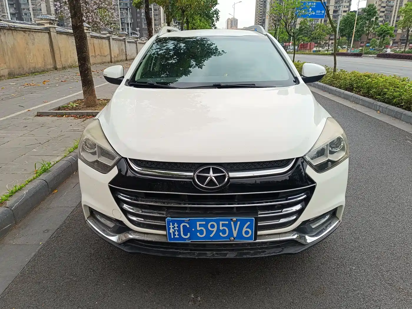 JAC Motors Refine S2 2015 2015 1.5L CVT Luxury Smart