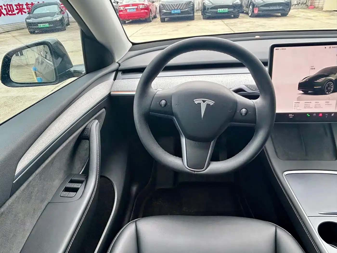 TESLA MODEL Y