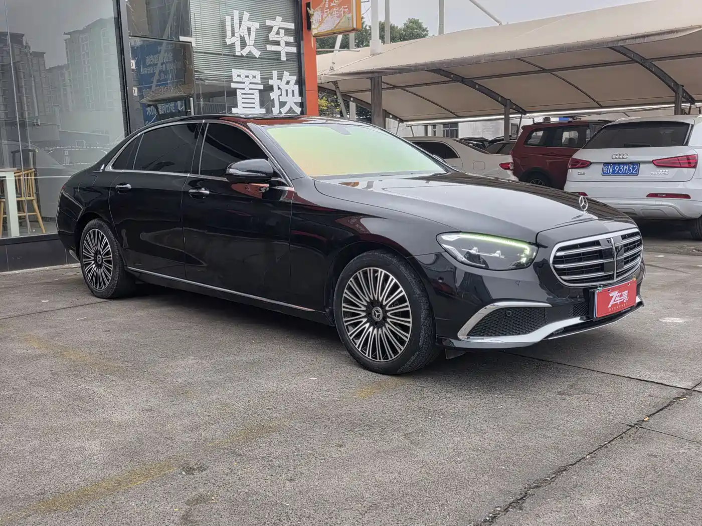 Mercedes-Benz E-Class 2023 E 300 L Fashion фото 3