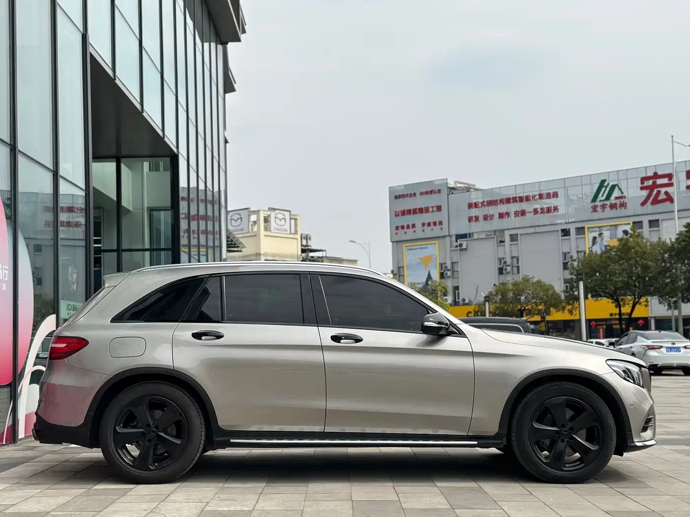Mercedes-Benz GLC 2019 GLC 260 L 4MATIC Luxury фото 6