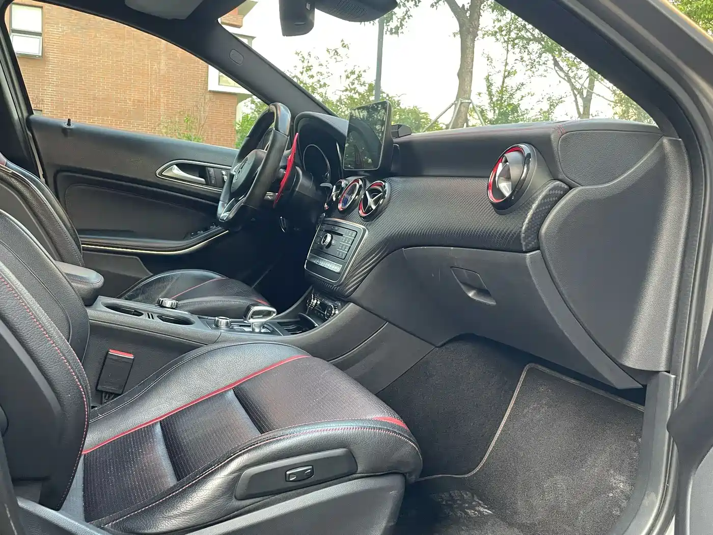 Mercedes-Benz A-Class AMG (Import) 2016 AMG A 45 4MATIC фото 5