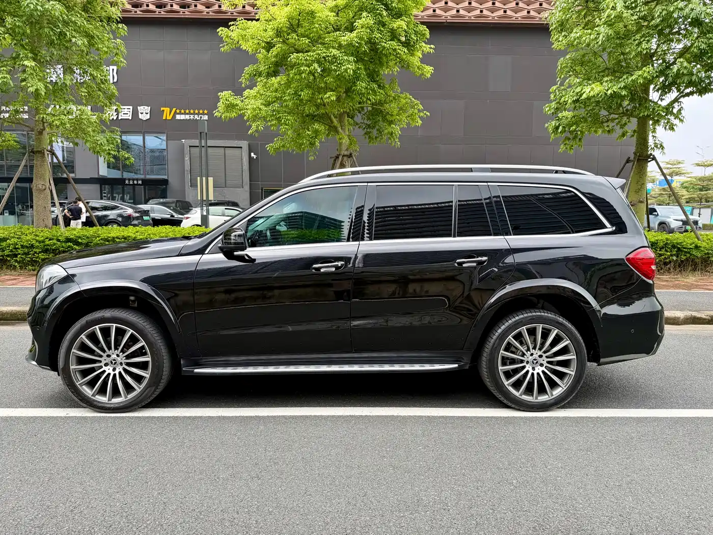 Mercedes-Benz GLS 2016 GLS 400 4MATIC Luxury фото 8