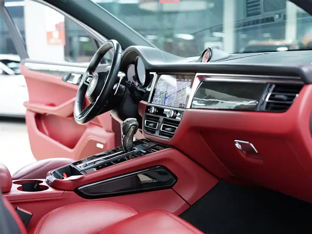 Porsche Macan 2023 Macan GTS 2.9T фото 44