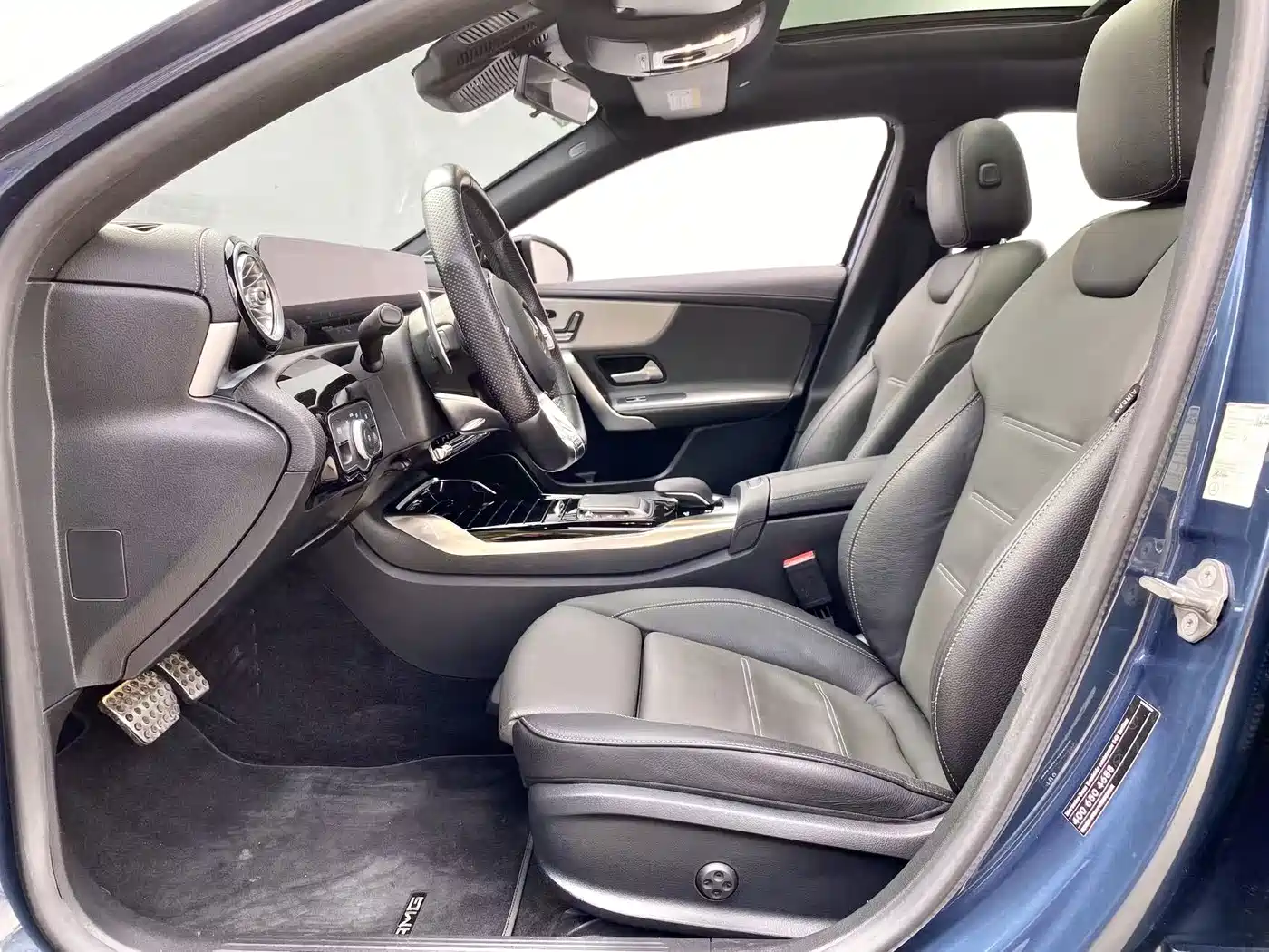 Mercedes-Benz A-Class AMG 2019 AMG A 35 L 4MATIC Pioneer Special Edition фото 14
