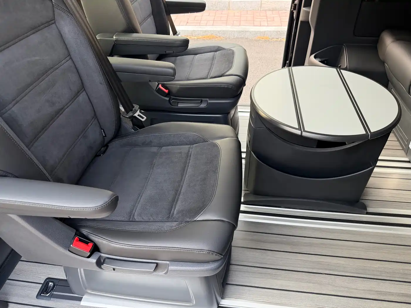 Volkswagen Multivan 2019 2.0TSI 4WD Premium 7-seater фото 19