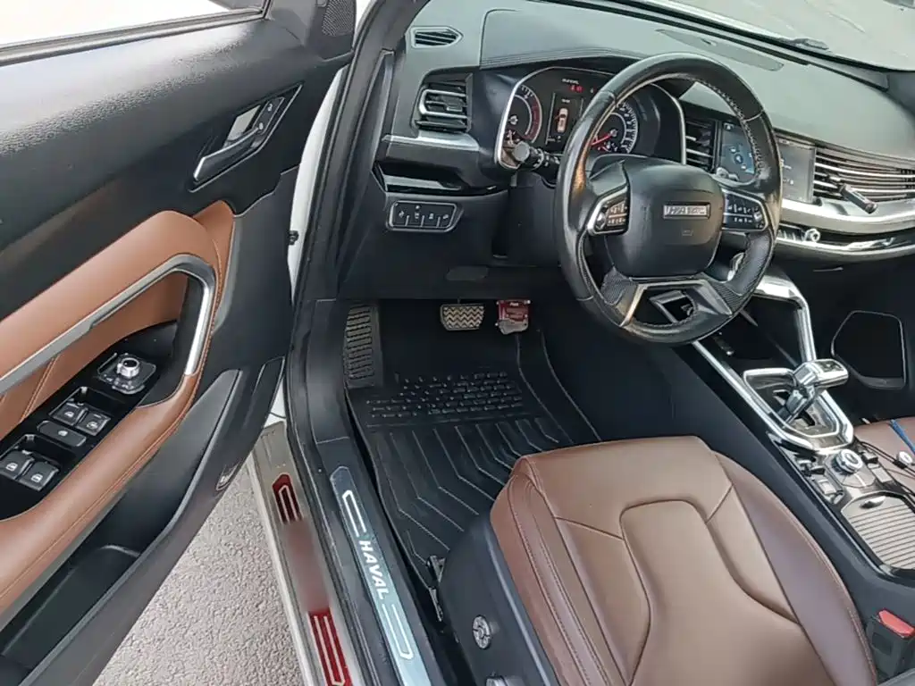 Photo 16 - Haval H6