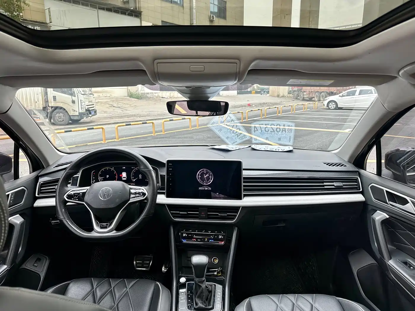 Volkswagen Tiguan L 2023 330TSI Auto 2WD R-Line Premium Edition фото 9