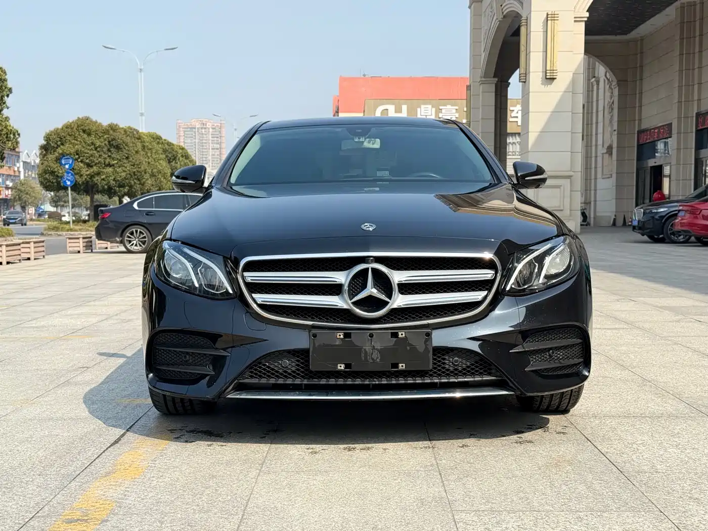 Mercedes-Benz E-Class 2019 E 300 L Sport Fashion фото 2