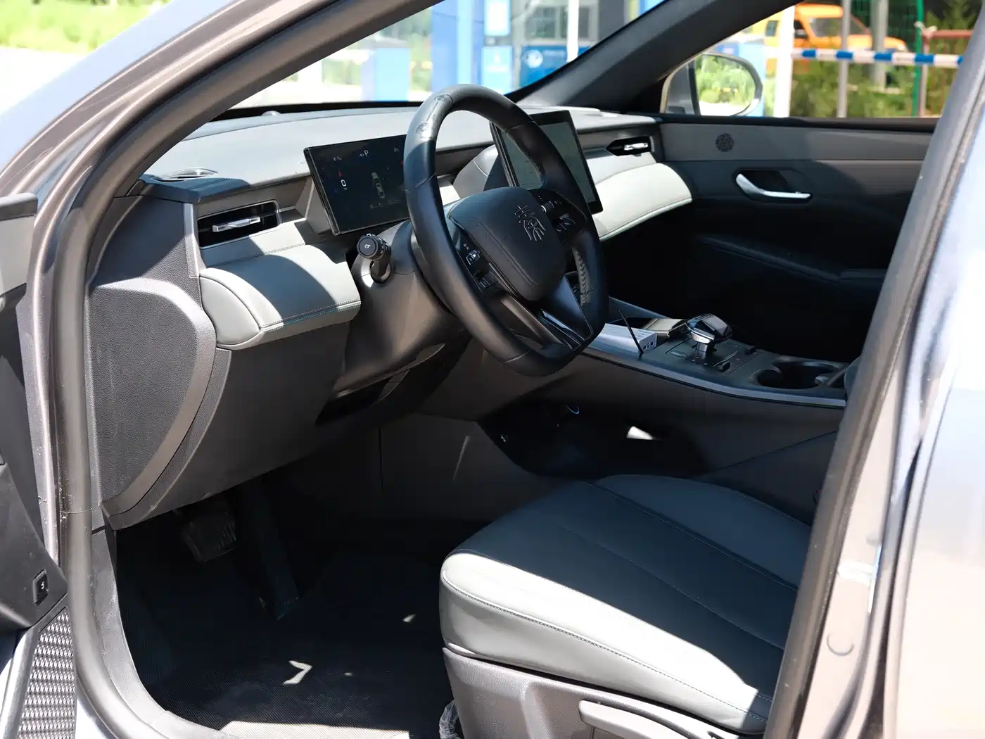 BYD Qin PLUS 2025 DM-i Smart Drive 55KM Leader фото 7