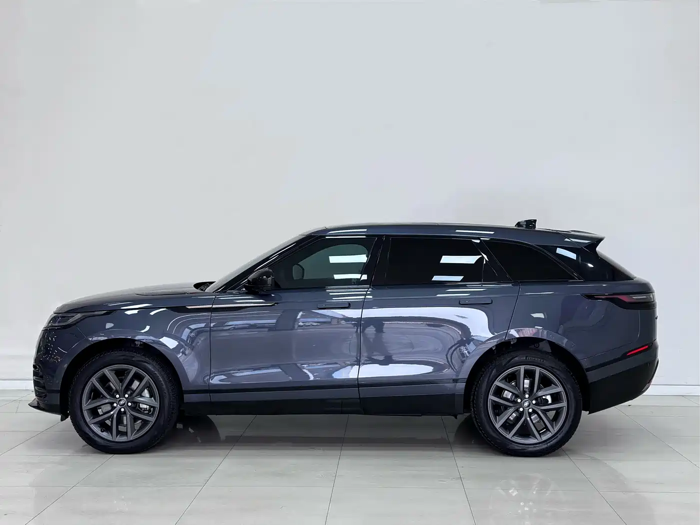 Land Rover Range Rover Velar 2024 Dynamic SE фото 7