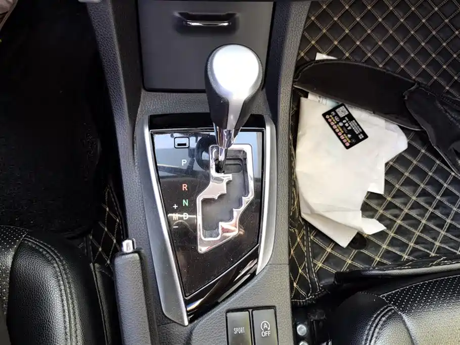 Toyota Corolla 2017 Facelift 1.2T S-CVT GL фото 16