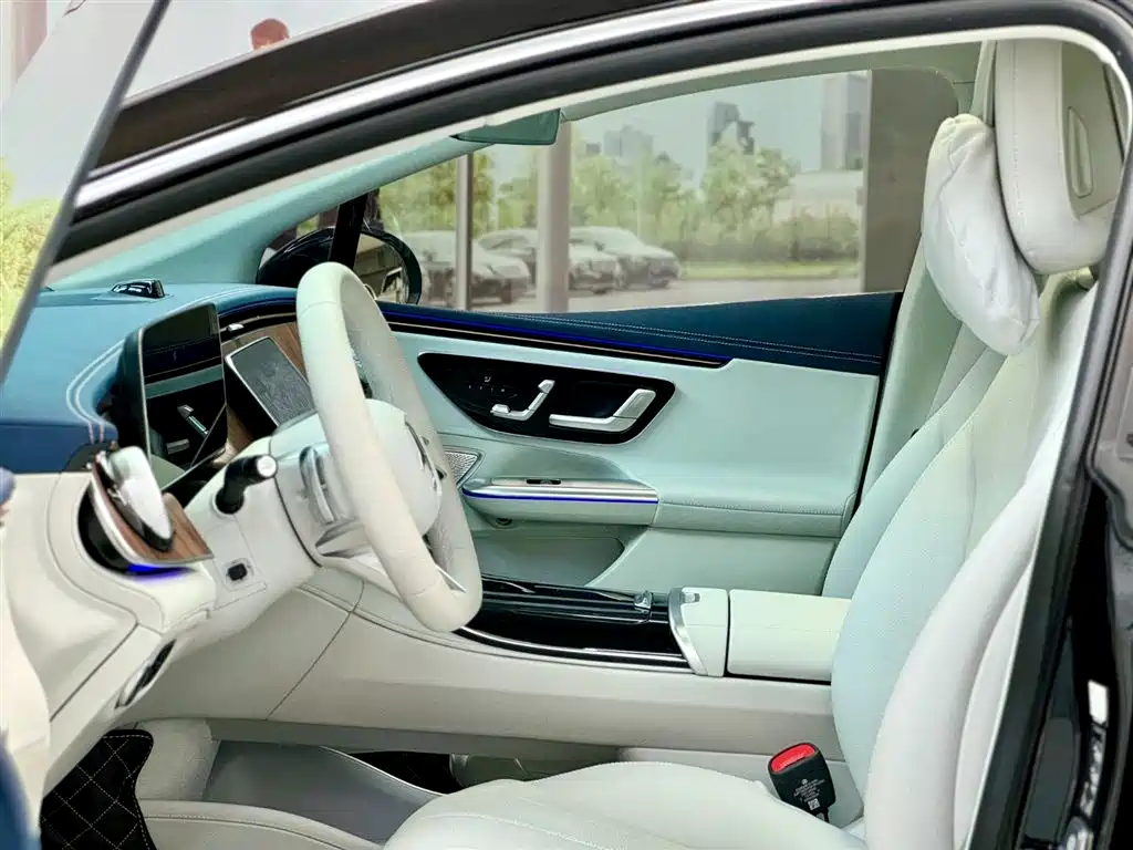 Mercedes-Benz EQE 2025 Model 500 4MATIC Luxury Edition фото 6