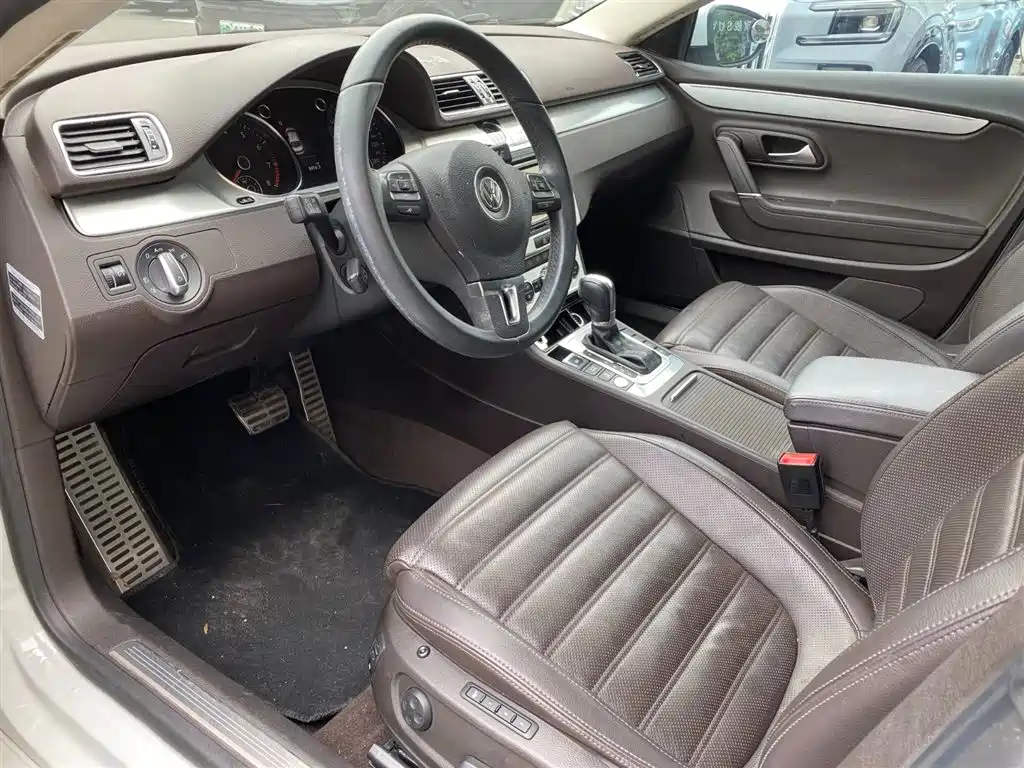 Volkswagen FAW-Volkswagen CC 2016 Model 1.8TSI Luxury фото 9