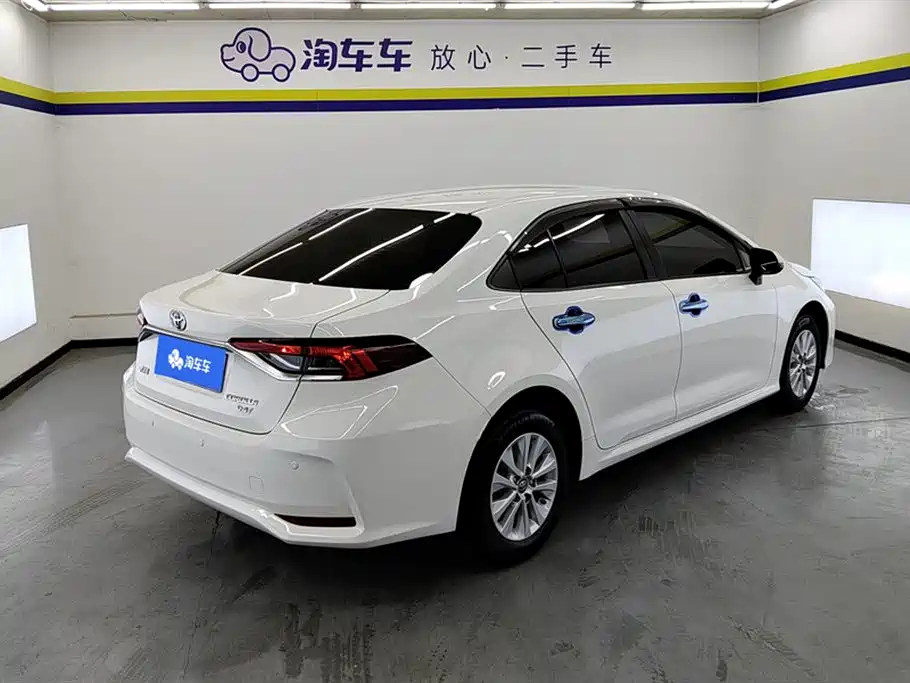 Toyota Corolla 2019 1.2T S-CVT GL Pioneer Edition фото 3