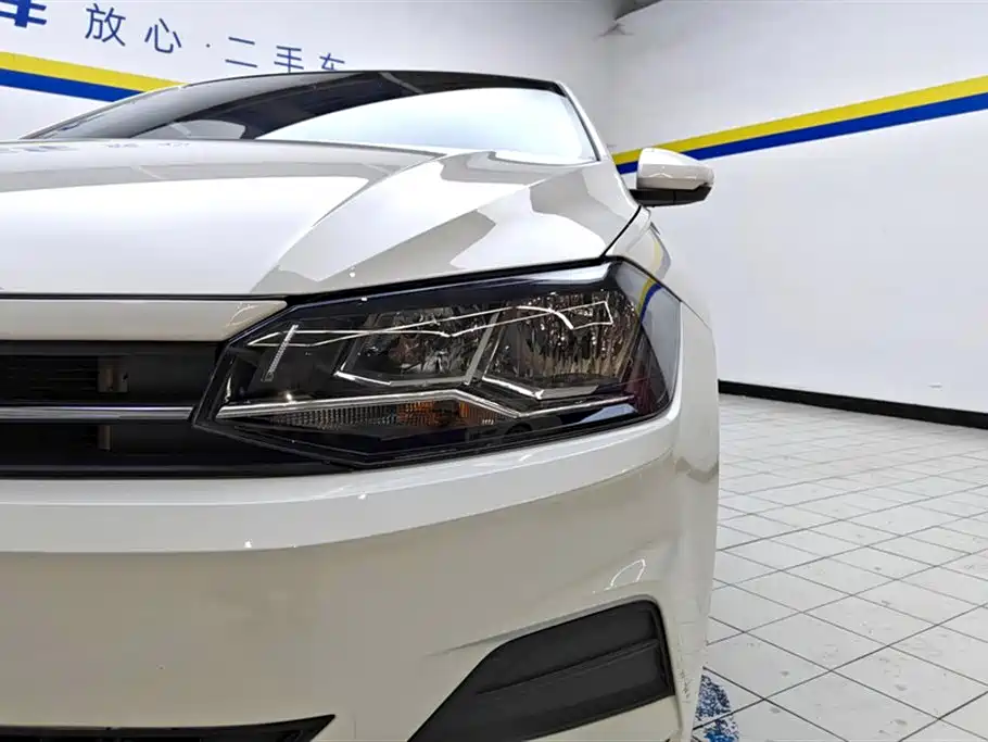 Volkswagen Polo 2019 Plus 1.5L Automatic Panorama Enjoyment Edition фото 5