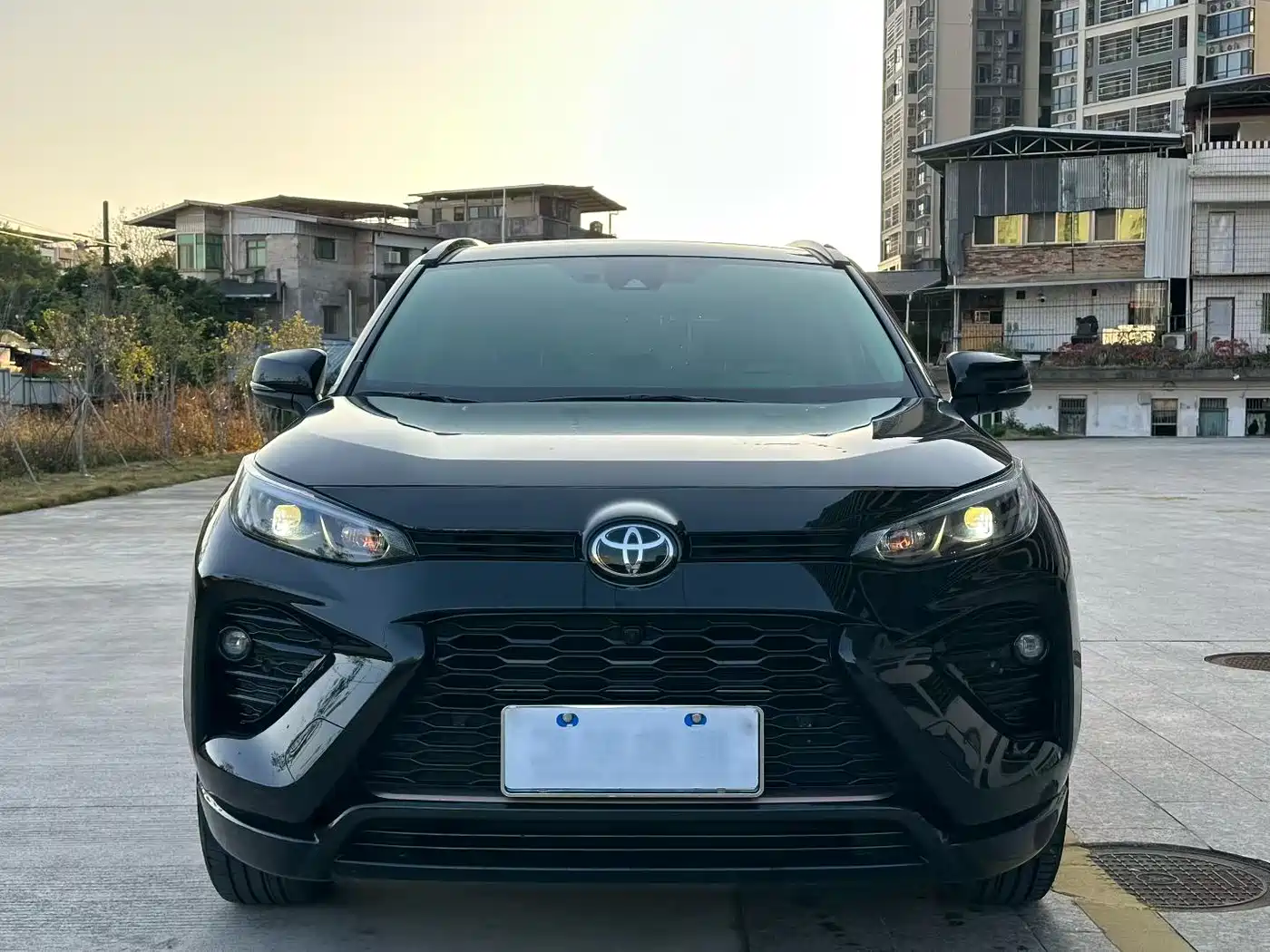 Toyota Wildlander 2024 2.0L CVT 2WD Luxury PLUS Edition фото 2
