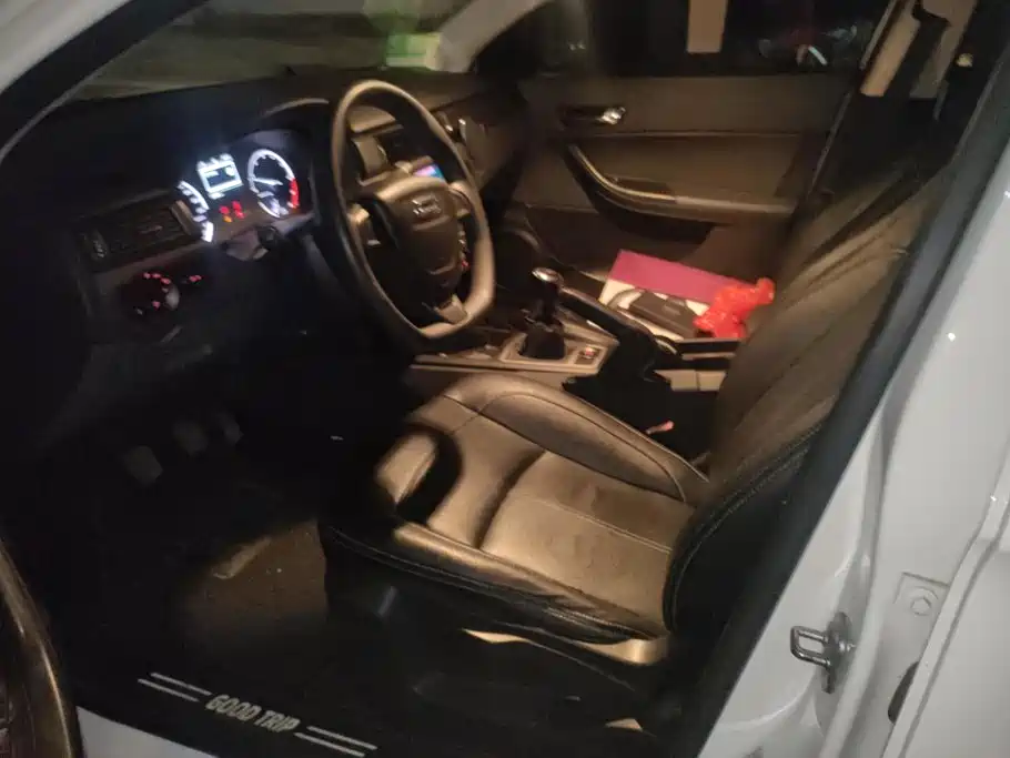 Qoros 3 2016 2016 Sedan 1.6L Manual Zhixiang