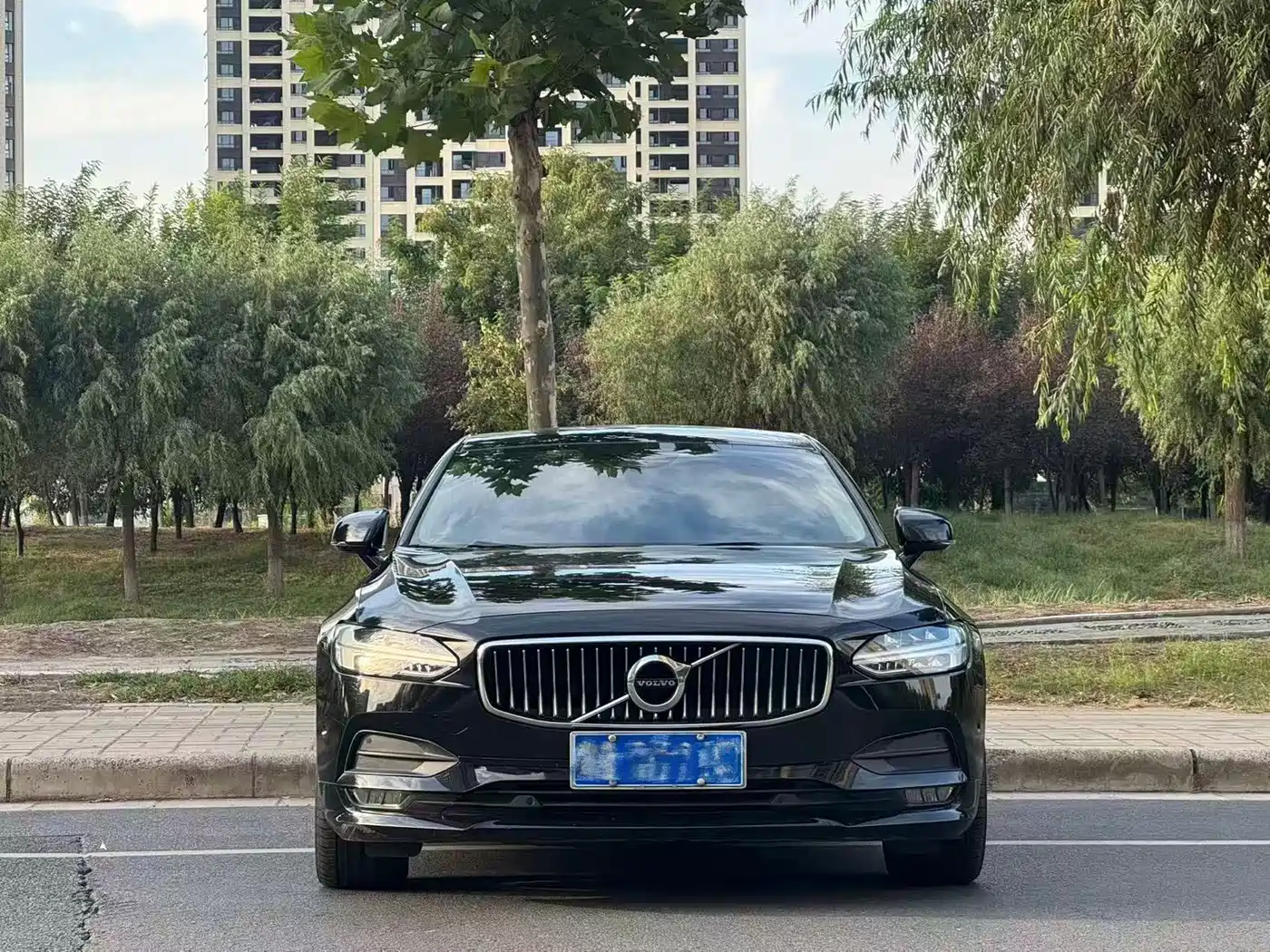 Фото 2 - Volvo S90