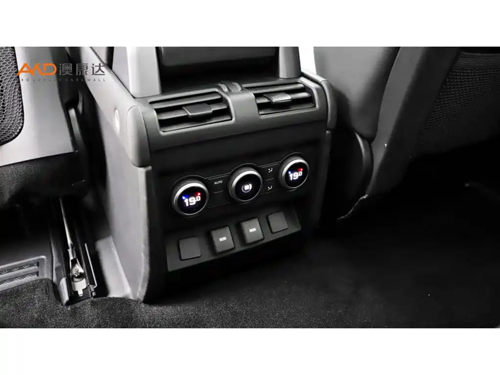 Land Rover Defender 2023 Facelift 90 3.0T P400 XS фото 9