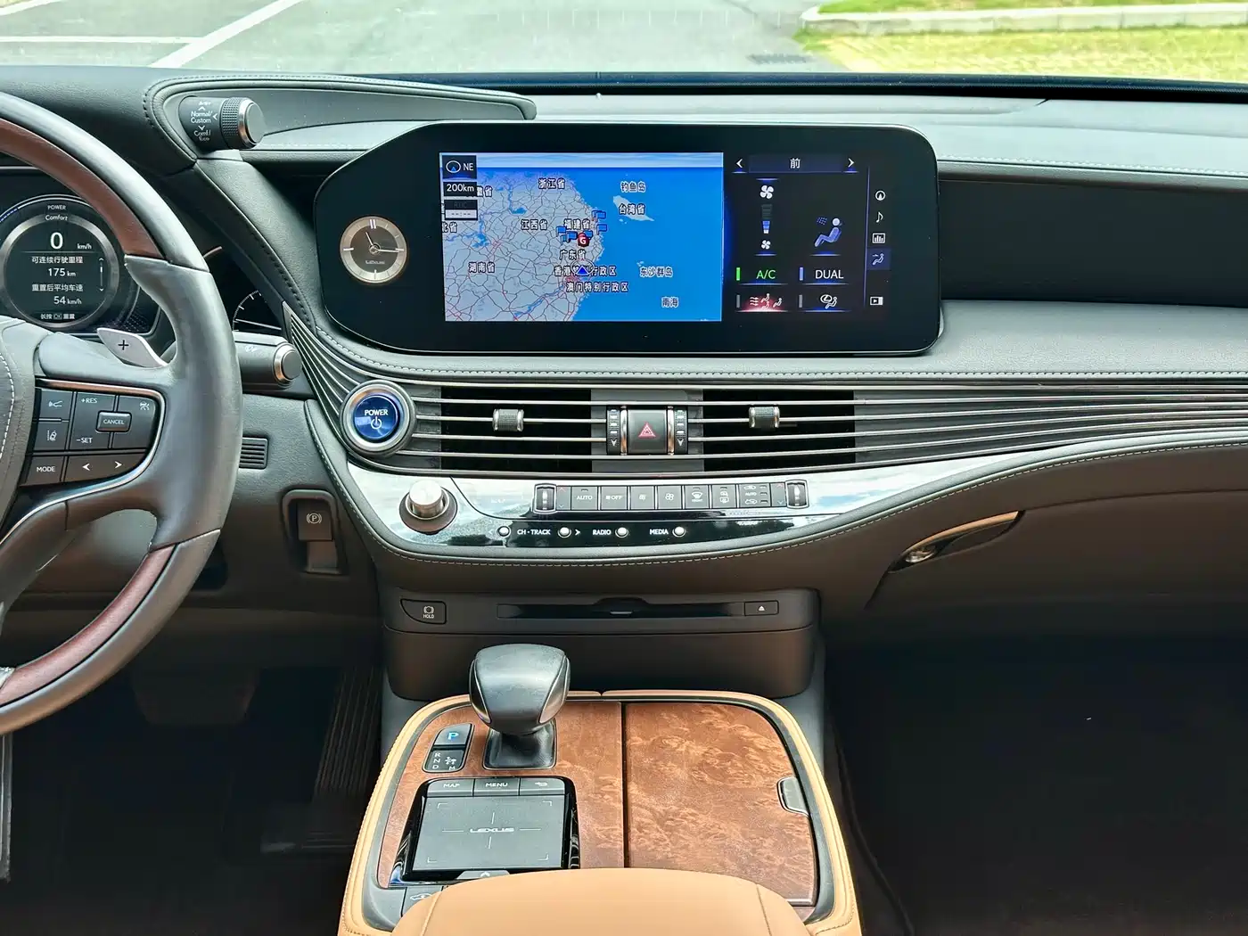 Lexus LS 2021 500h Premium Edition фото 8