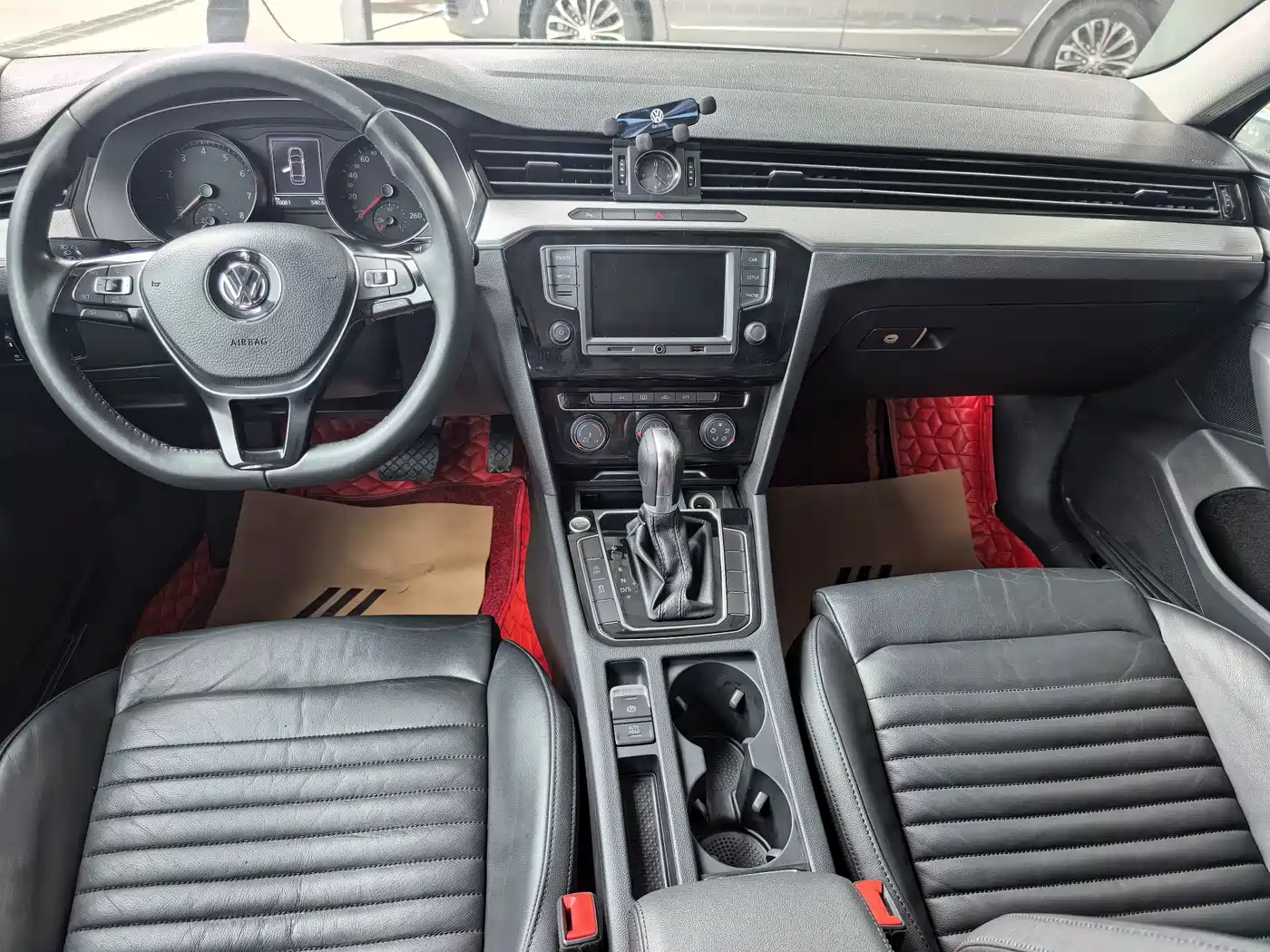Volkswagen Magotan 2017 330TSI DSG Leading фото 12
