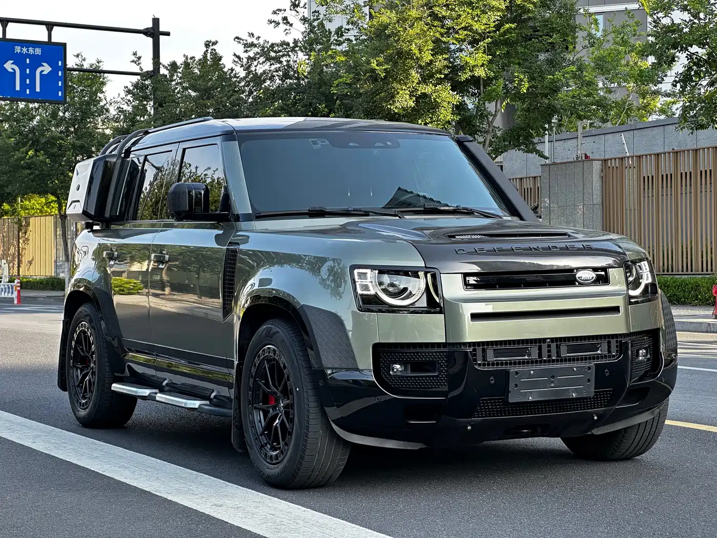 Land Rover Defender 2023 Facelift 110 3.0T P400 X-DYNAMIC HSE фото 2