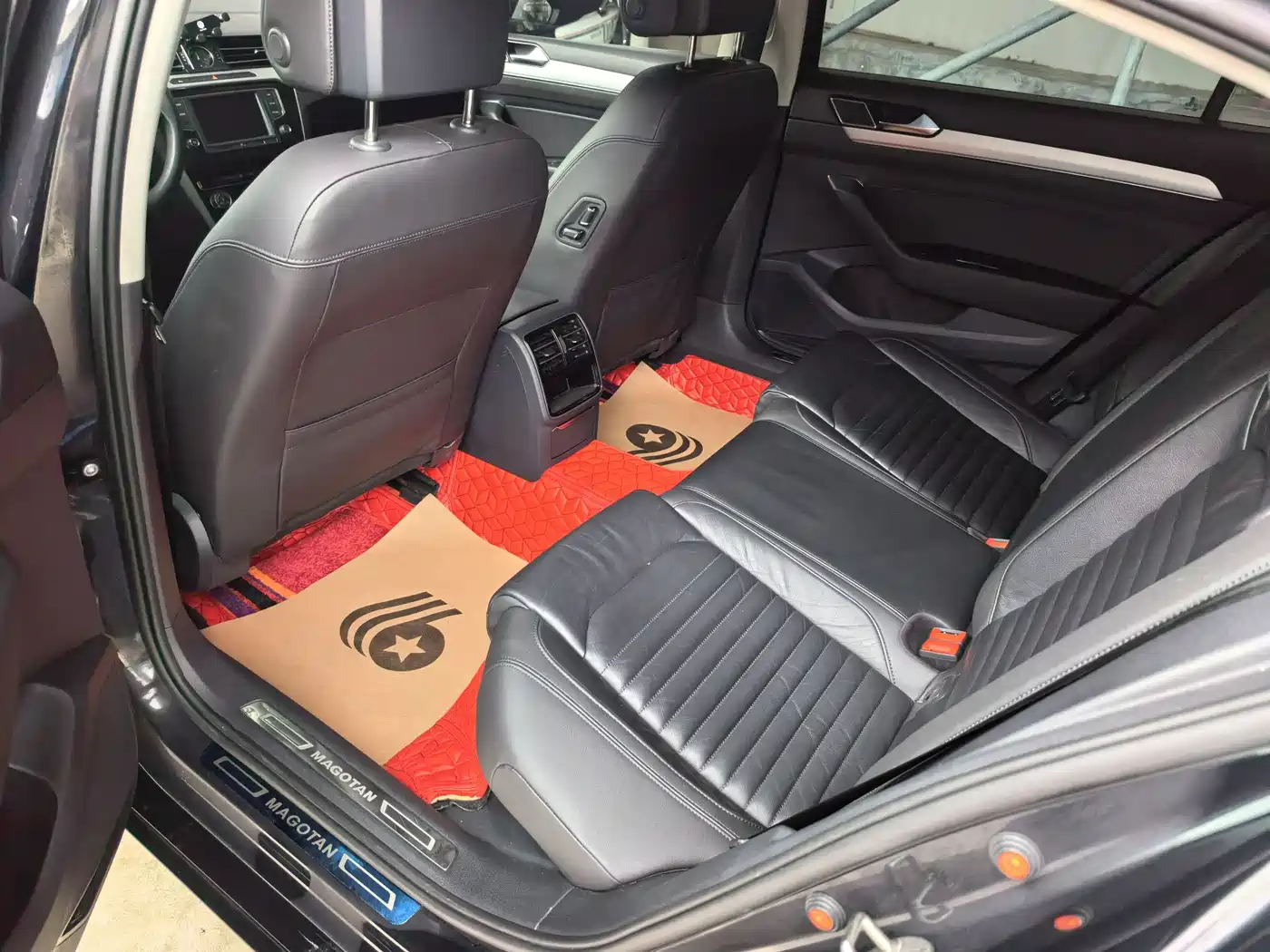 Volkswagen Magotan 2017 330TSI DSG Leading фото 11