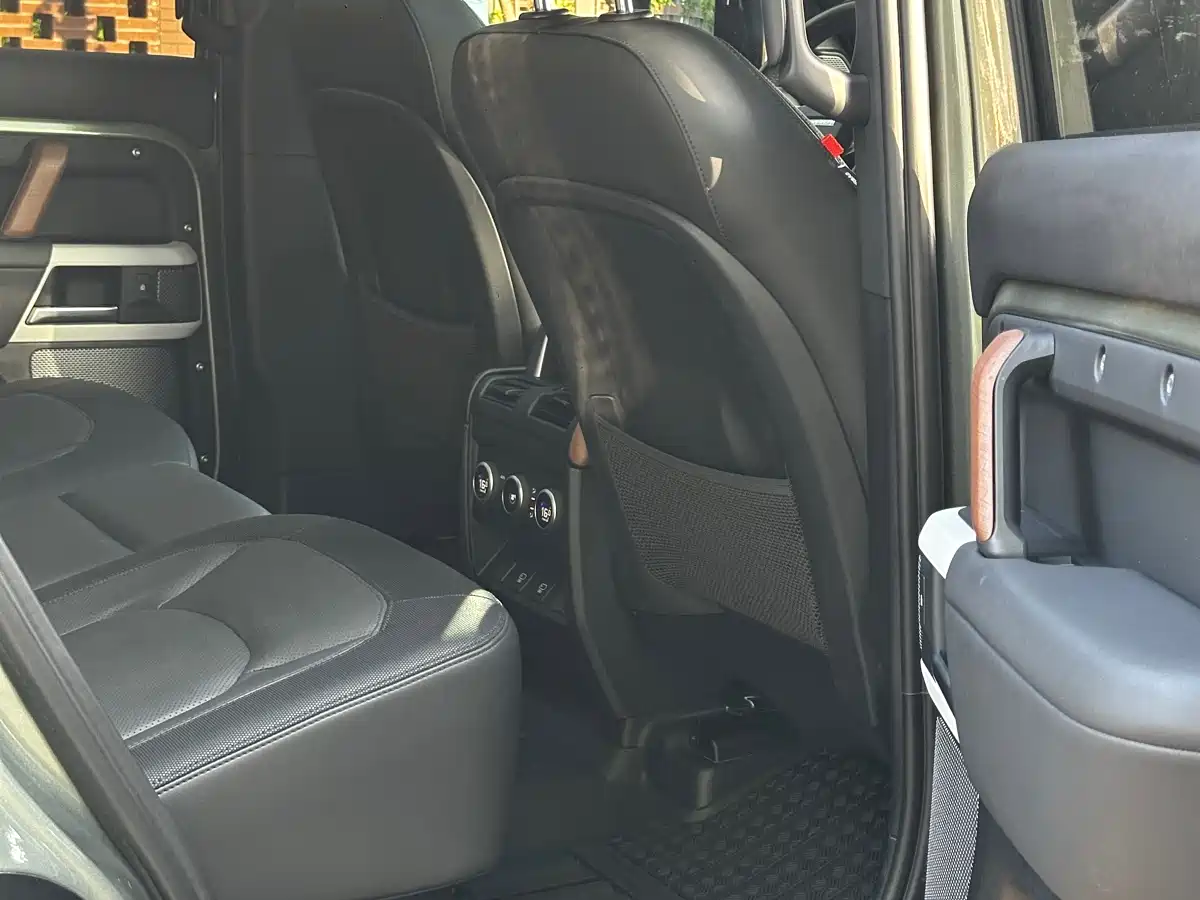 Land Rover Defender 2023 Facelift 110 3.0T P400 X-DYNAMIC HSE фото 25