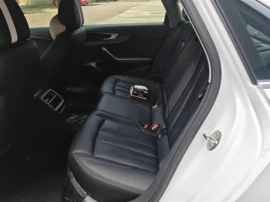 Audi A4L 2017 Plus 40 TFSI Progressive фото 11