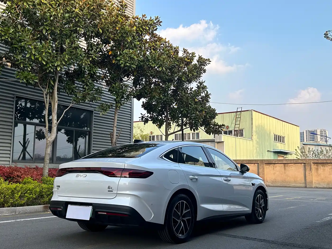 BYD Qin L 2025 DM-i Smart Drive Edition 120KM Surpassing фото 6